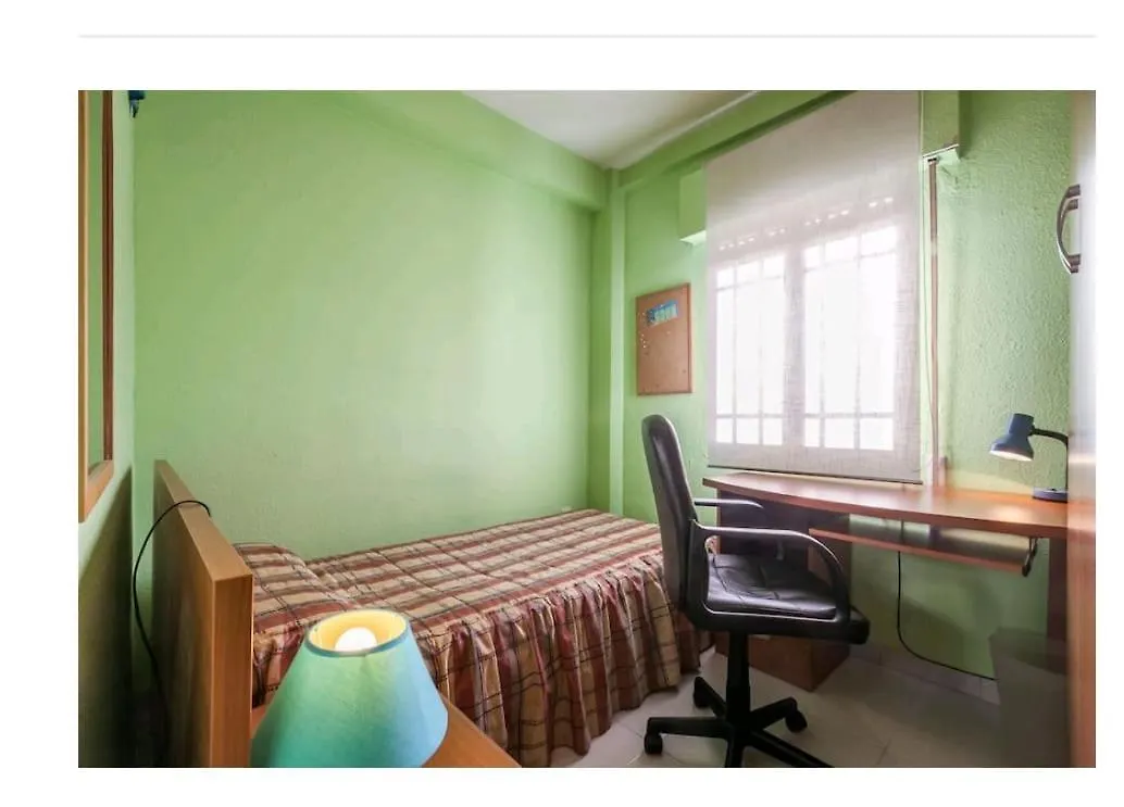 Piso Con Buena Red Wiffi Fibra Optica Alquiler De Habitaciones 塞维利亚 民宿